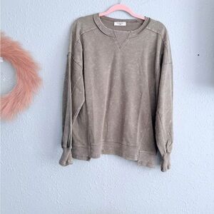 Zenana Outfitters  Beige Crewneck Sweatshirt